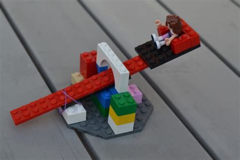 How to make a LEGO catapult