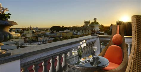 Discover the charm of the Savoy, hotel in Via Veneto Rome