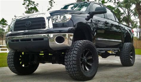 Toyota Tundra Tire Sizes Guide - Stock and Larger Tire Size Options ...