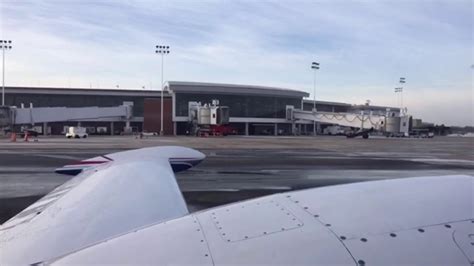 Kalamazoo airport’s terminal and jetways - YouTube