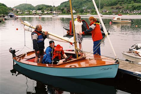 25 best beginner sailing dinghies - boats.com