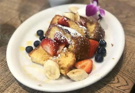 8 of The BEST Breakfast Spots in Waikiki, Hawaii - (With Photos) - Go ...