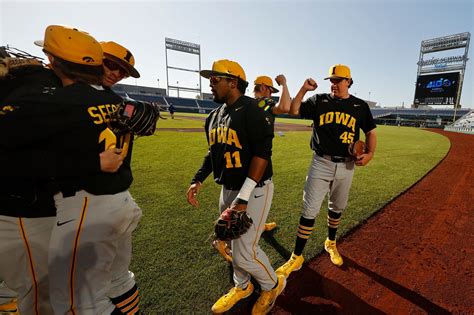 Iowa Hawkeyes Baseball: Hawks still kickin’! - Black Heart Gold Pants