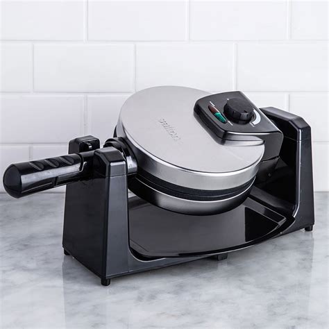 Salton Rotating Waffle Maker (Black/Stainless Steel) | Kitchen Stuff Plus