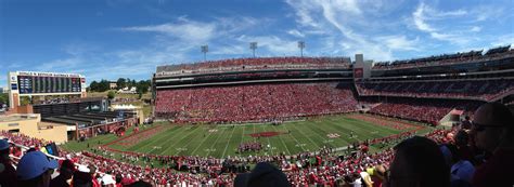 Razorback Stadium - Facts, figures, pictures and more of the Arkansas ...