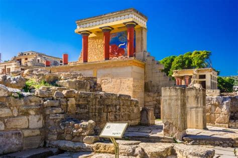 Minoan Palace of Knossos - Historic European Castles