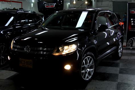 LC9X (2T) Deep Black Pearl 2012 VW Tiguan 5N Trend&Fun 2.0… | Flickr