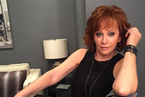 Reba McEntire "The Night The Lights Went Out In Georgia" Video & Lyrics