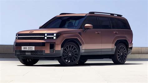 Novo Hyundai Santa Fe 2024 estreia com design quadradão digno de Land Rover