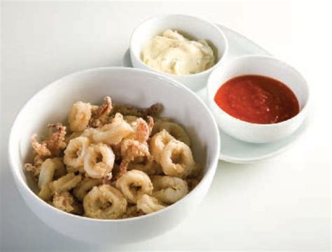 Deep-Fried Calamari with Spicy Tomato Sauce and Aïoli from Professional ...