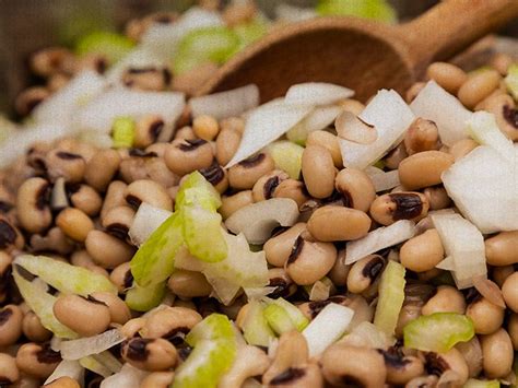 Black-eyed peas: Nutrition, benefits, and how to eat them