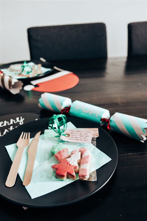 Easy Christmas Fondant Cookies - Megzie