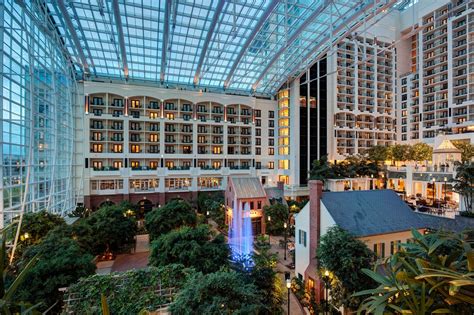 Atrium View Guest Room, 1 King - National Harbor Suites and Rooms ...