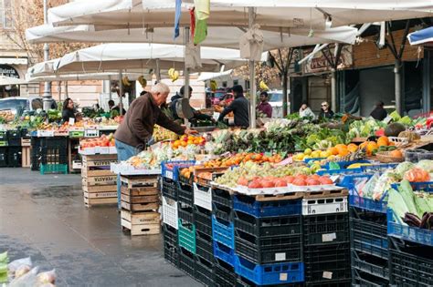 Treet Market in Trastevere Neighborhood in Rome Editorial Stock Image ...