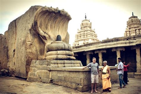 Day trip from Bangalore to Lepakshi for Temple architecture & paintings ...