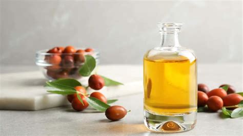 Jojoba Oil for Hair Growth | Benefits & How to Use Guide