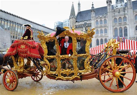 Lord Mayor's Show: Thousands line London procession route ahead of ...