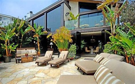 Goldie Hawn And Kurt Russell Sell Their Malibu House For $9.5 Million