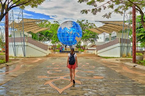 Tugu Khatulistiwa, Monumen Kebanggaan Warga Pontianak - Where Your ...