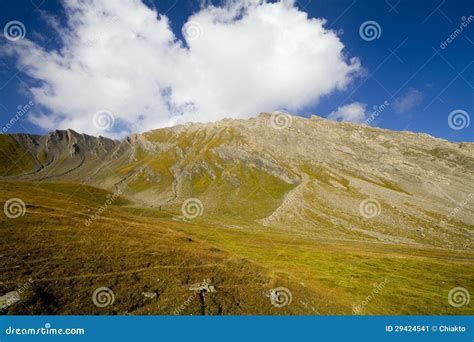 Hiking in aosta valley stock image. Image of grass, sports - 29424541