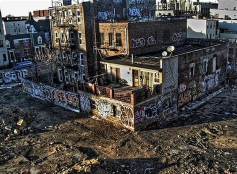 SLUMS OF NEW YORK | Urban decay photography, City, Slums