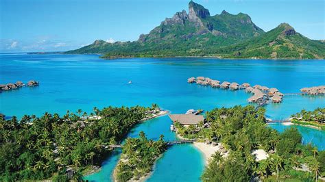 Five Star Hotels: Four Seasons Resort Bora Bora - FRENCH POLYNESIA