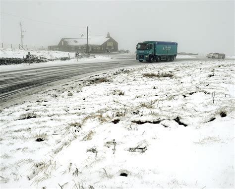 UK weather: Snow unlikely to fall in next fortnight, says Met Office ...