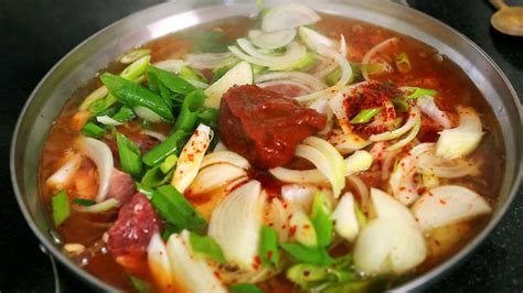 Kimchi stew (Kimchi-jjigae) recipe by Maangchi