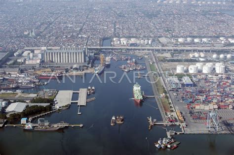 PELABUHAN TANJUNG PRIOK | ANTARA Foto