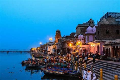 Vishram Ghat, Mathura | Aarti Timings, Photos, Boat Ride - Holidify