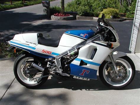 Suzuki Suzuki RG 500 Gamma - Moto.ZombDrive.COM