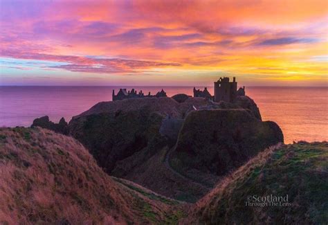 Sunset at Dunnottar Castle in Stonehaven, Aberdeenshire | Travel around ...