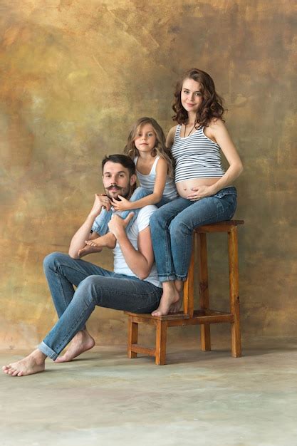 Family Portrait Background Images - Free Download on Freepik