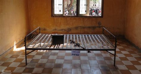 Phnom Penh Hop-On Hop-Off Killing Fields Tour and S21 Tuol Sleng Genocide Museum in Cambodia ...