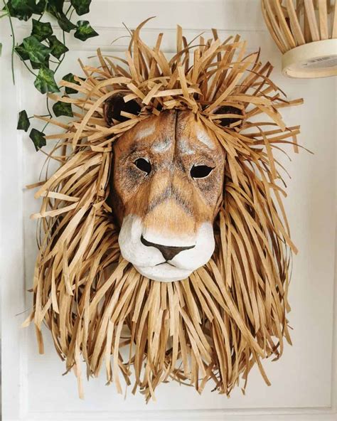 Lion With Raffia Mane • Ultimate Paper Mache | Paper mache animal head ...