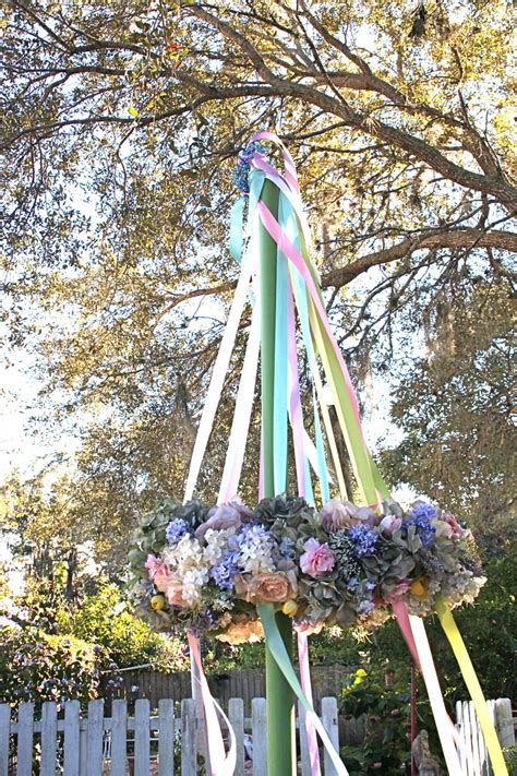 May Pole lots of maypoles at this sitehttp://www.pinterest.com/debra7998/spring-tea-ideas-for ...