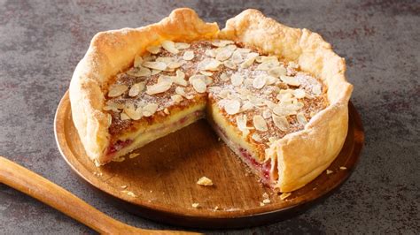 The Cooking Mistake That Led To The Creation Of Bakewell Pudding