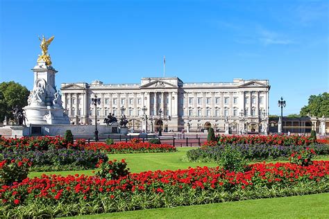 Where Does the Queen Live? - WorldAtlas.com