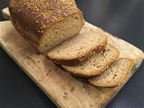 Brot ohne Mehl mit nur einer Zutat • Endlich zuckerfrei!