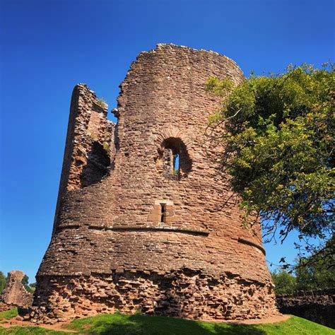 Read my review of Skenfrith Castle ruins in Wales. A free to visit site that is managed by the ...