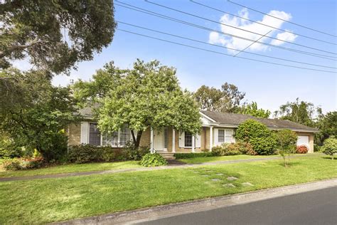 1 Larbert Avenue, Balwyn North | Property History & Address Research | Domain