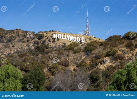 Iconic Hollywood sign editorial stock image. Image of sunny - 209044409