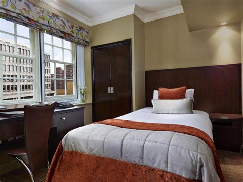 Radisson Blu Edwardian Grafton Hotel in London - Room Deals, Photos ...