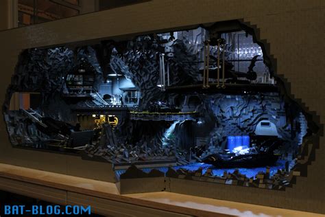 BAT - BLOG : BATMAN TOYS and COLLECTIBLES: BATMAN BAT-CAVE DIORAMA Made With 20,000 Lego Bricks!