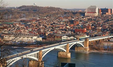 40th Street Bridge Into Lawrenceville | Pittsburgh neighborhoods, Lawrenceville, Pittsburgh city