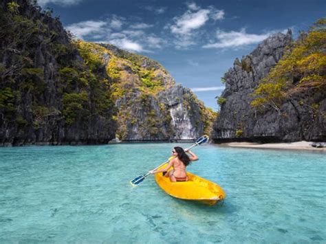 How to Take a Kayaking Adventure Through Palawan, Philippines