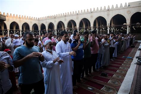 Is Egypt imposing fees on Friday prayer attendees? – Middle East Monitor