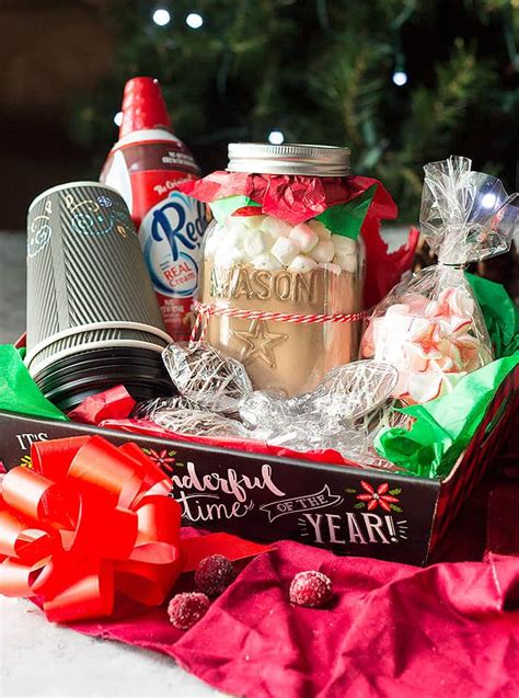 DIY Christmas Gift Baskets - Countryside Cravings