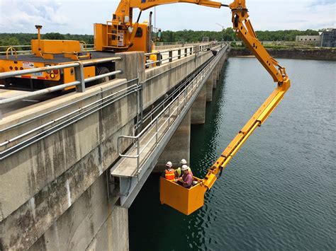 Missouri Department of Transportation: Inspectors Snoop Under Bridges ...