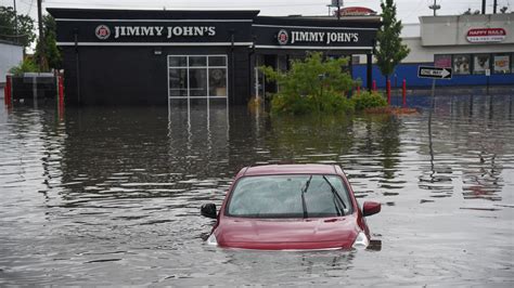 Flash Floods in St. Louis Break a Century-Old Rain Record - The New York Times